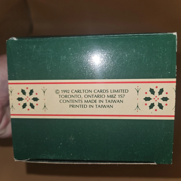 Carlton Heirloom A Christmas To Remember Ornament 1992 - photo 3