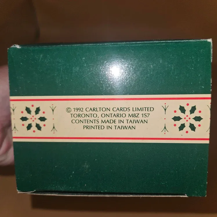 Carlton Heirloom A Christmas To Remember Ornament 1992 image indicator(3)