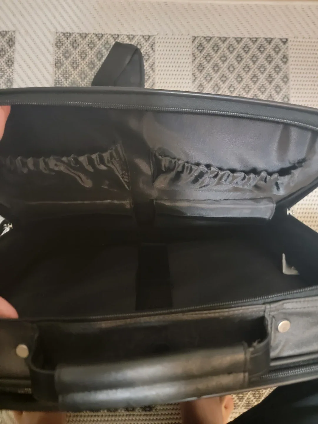 Black Leather Laptop Bag image indicator(4)