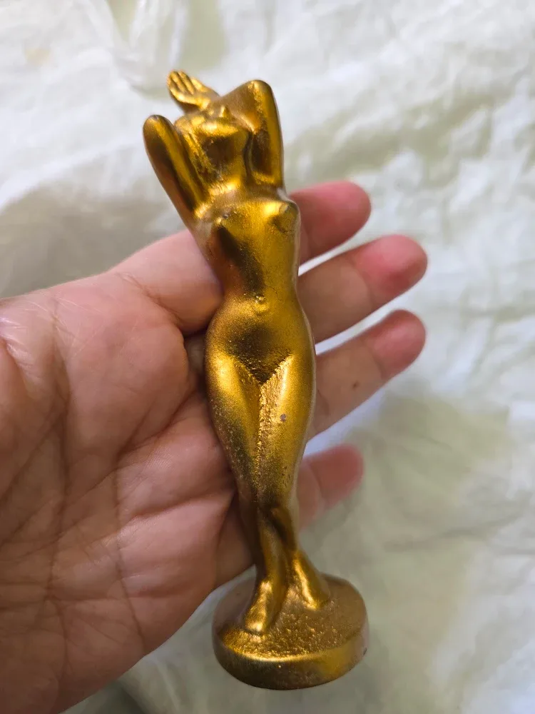 VINTAGE BARWARE Gold finished Woman Statue Bottle Opener Display image indicator(7)