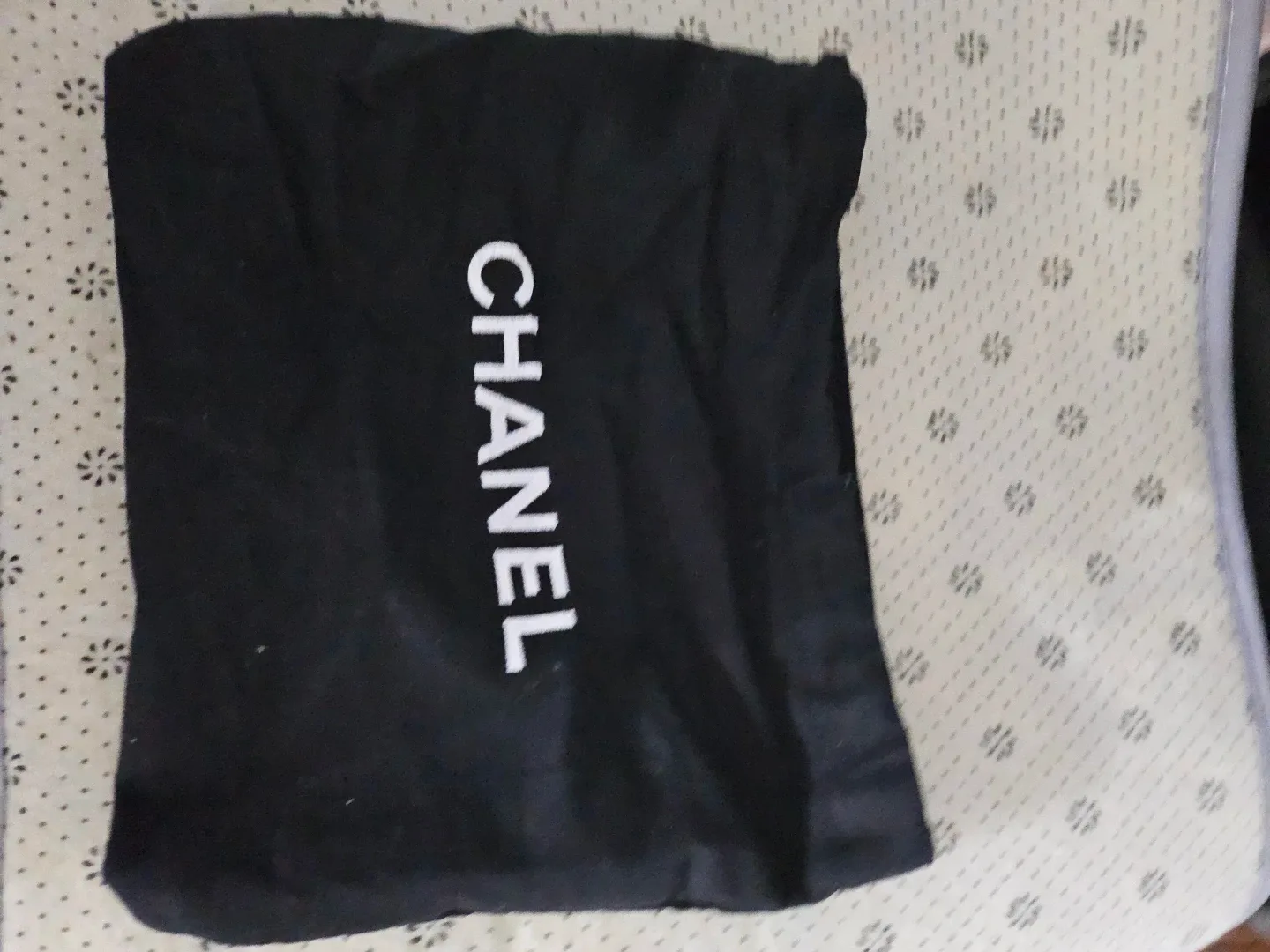 Black Quilted Vanity Bag image indicator(2)