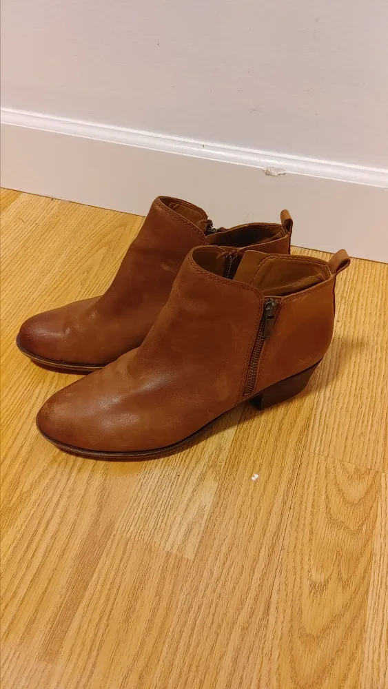 Women's Brown Leather Ankle Boots size 9 image indicator(2)