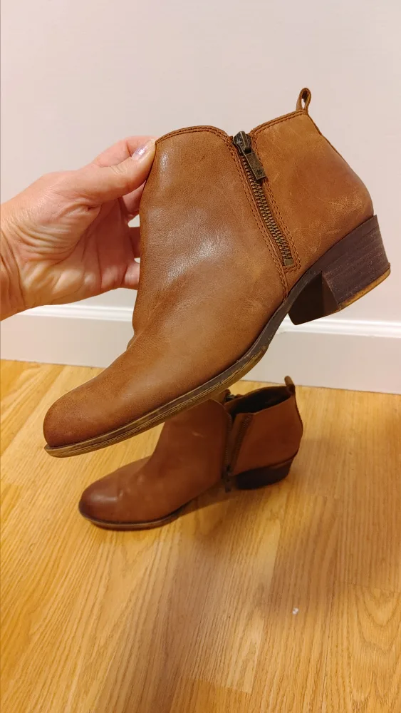 Women's Brown Leather Ankle Boots size 9 image indicator(4)