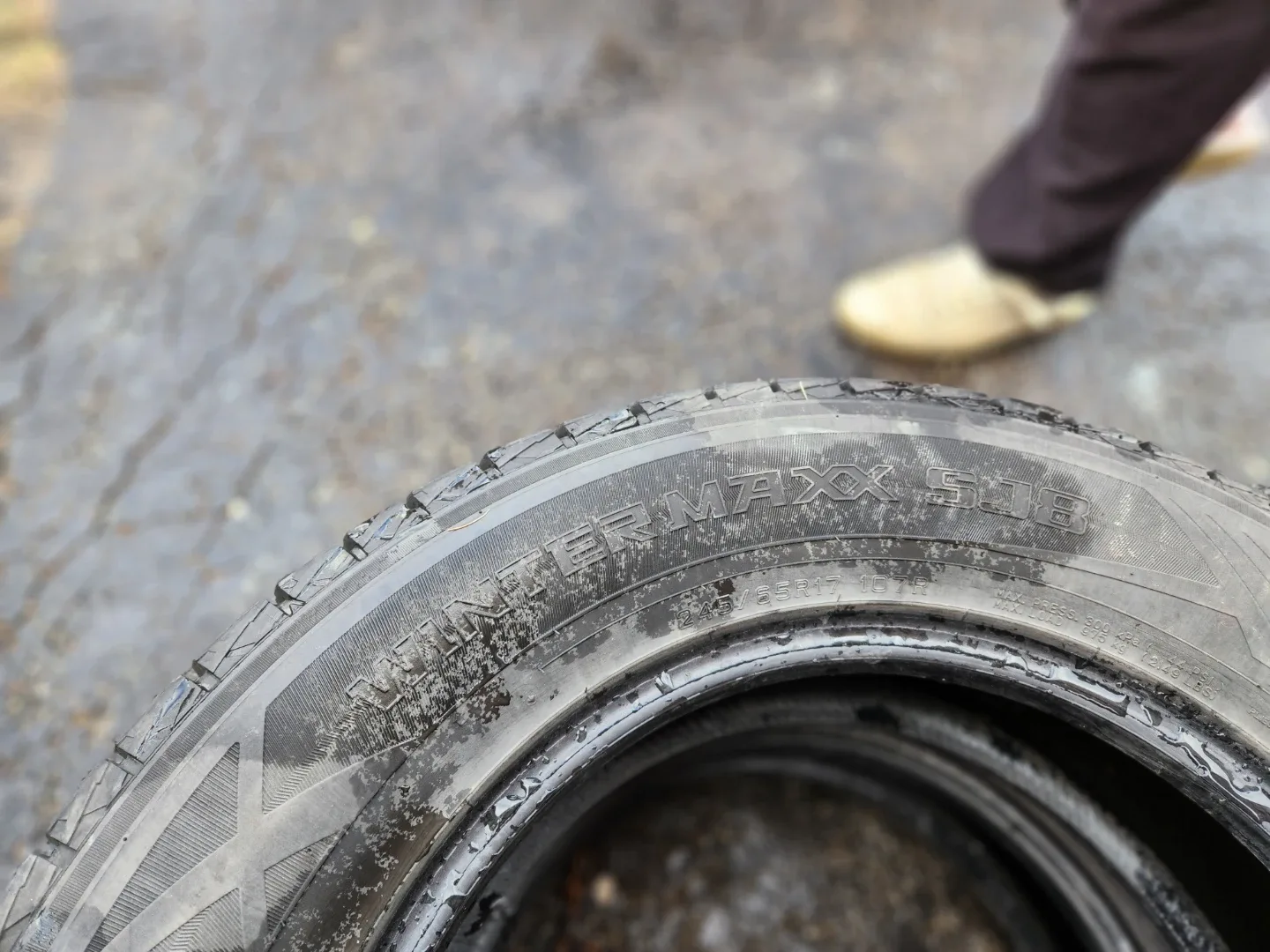 Dunlop Winter Maxx SJ8 245/65R17 Tires image indicator(5)