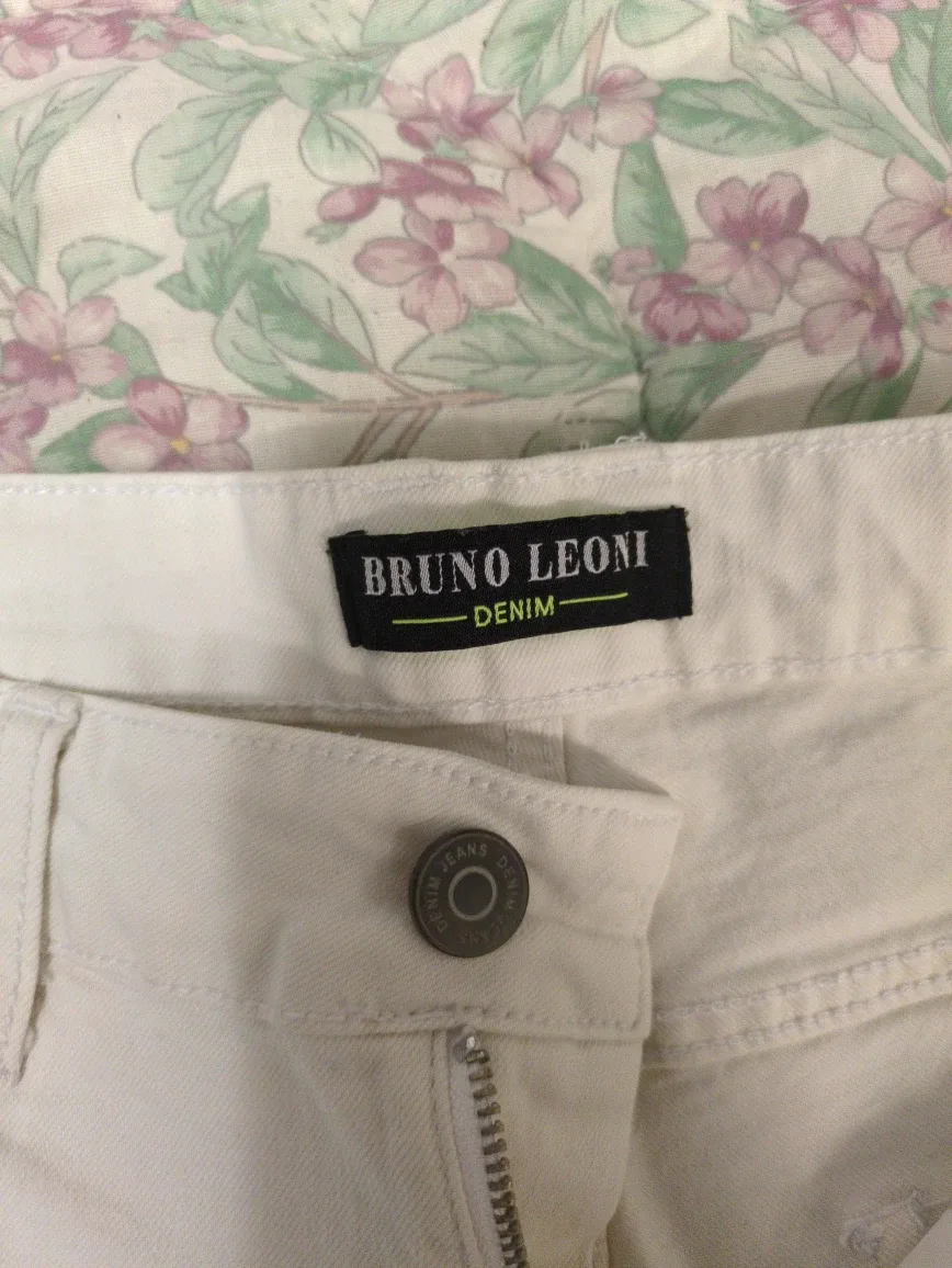 Bruno Leoni Denim Shorts - Size 46/32 image indicator(2)
