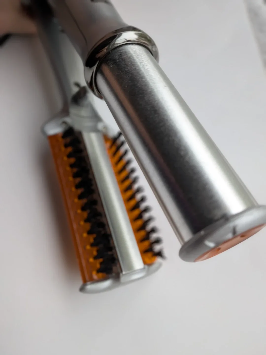 InStyler Rotating Hot Iron straightener & curling iron image indicator(5)