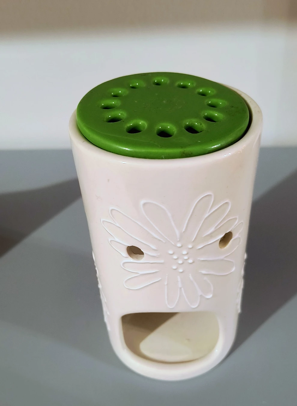 Ceramic Oil Burner with Floral Design - photo 2