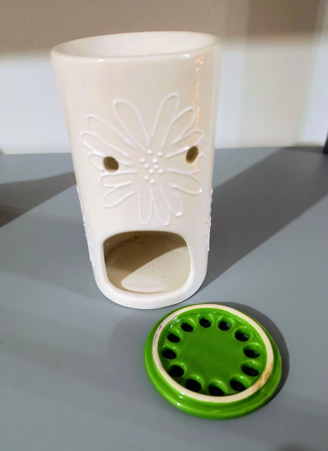 Ceramic Oil Burner with Floral Design - photo 3