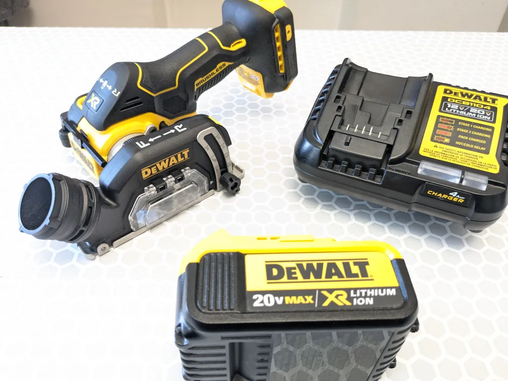 20v Max DeWalt XR - 3" Cut Off Tool Combo Kit image indicator(4)