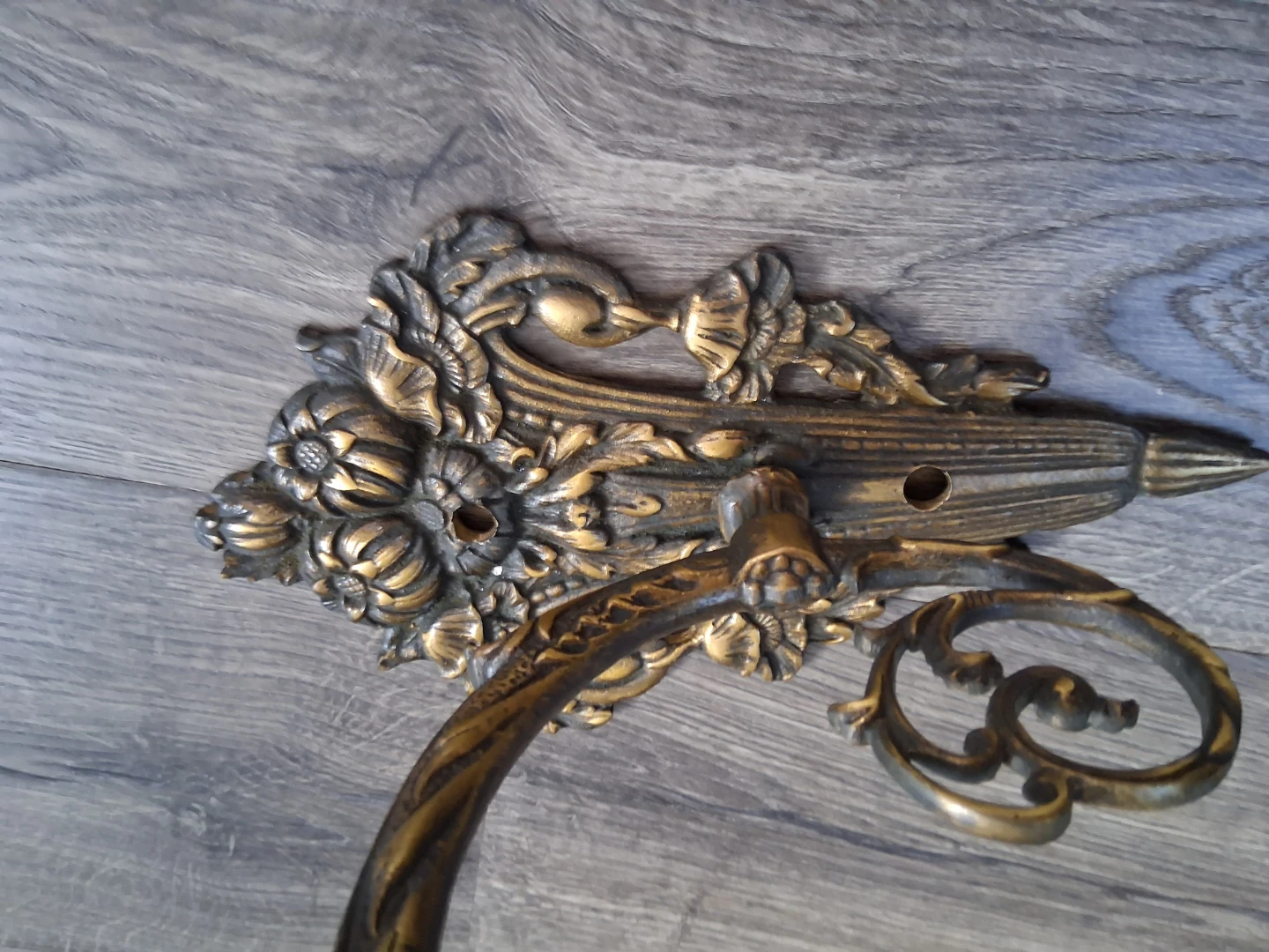 Vintage Style Ornate Metal Wall Hook - photo 3