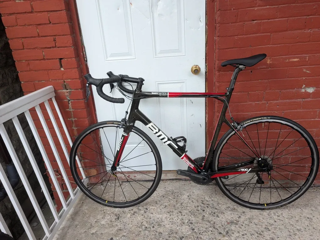 XL BMC Teammachine SLR01 carbon Road Bike image indicator(2)