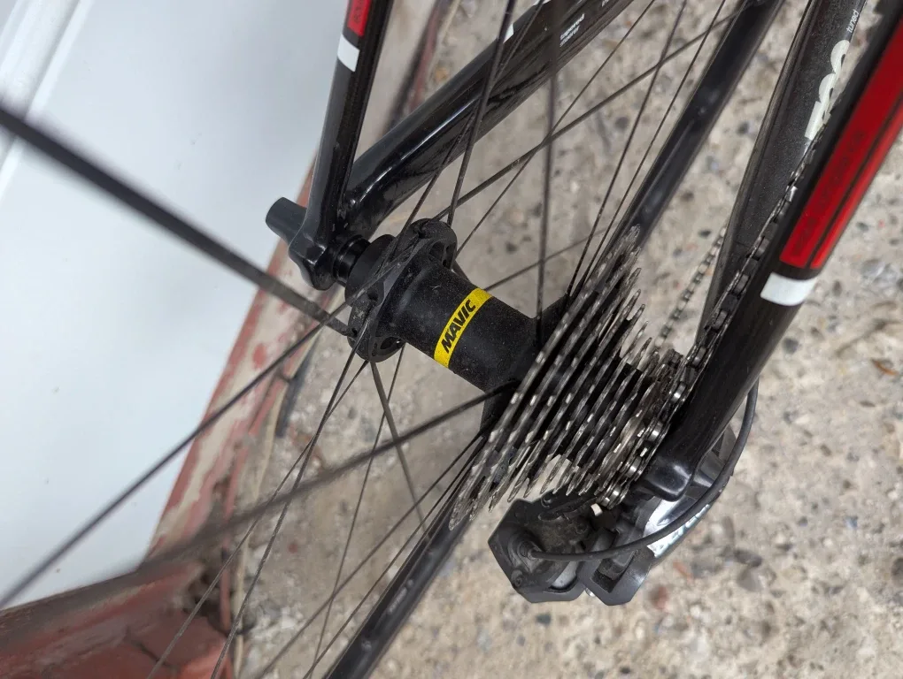 XL BMC Teammachine SLR01 carbon Road Bike image indicator(9)