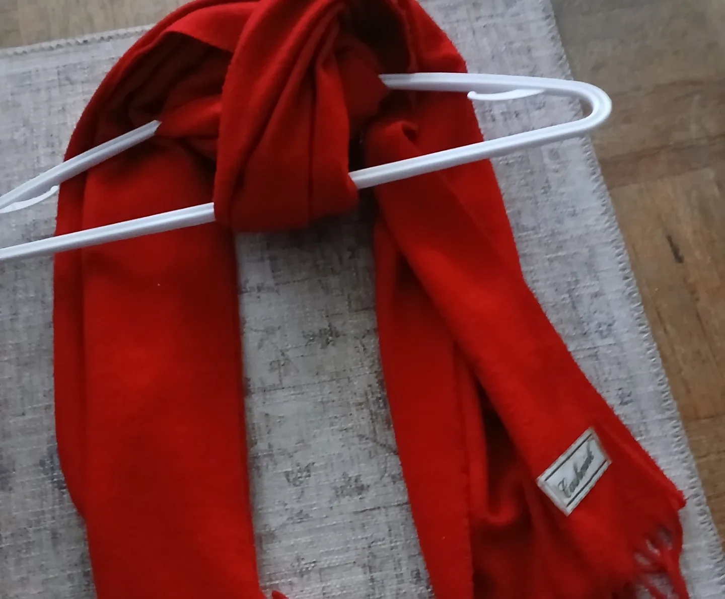 CASHMERE Red Scarf image indicator(3)