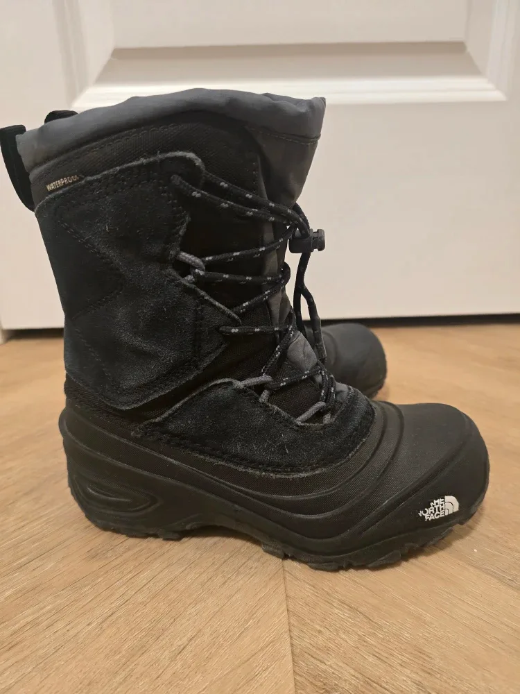 The North Face Toddler Snow Boots - Size 2 image indicator(2)