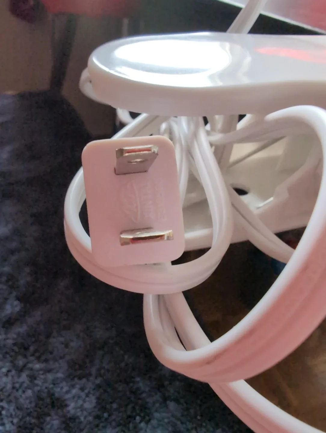 Clip-On Mini Desk Fan - White & Blue image indicator(2)