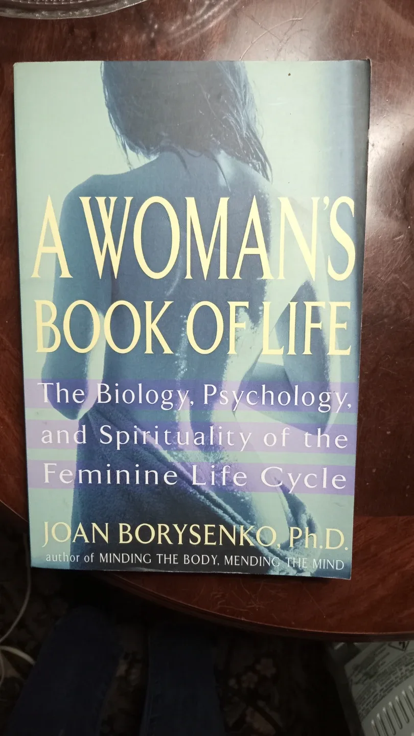 A Woman's Book of Life by Joan Borysenko thumbnail