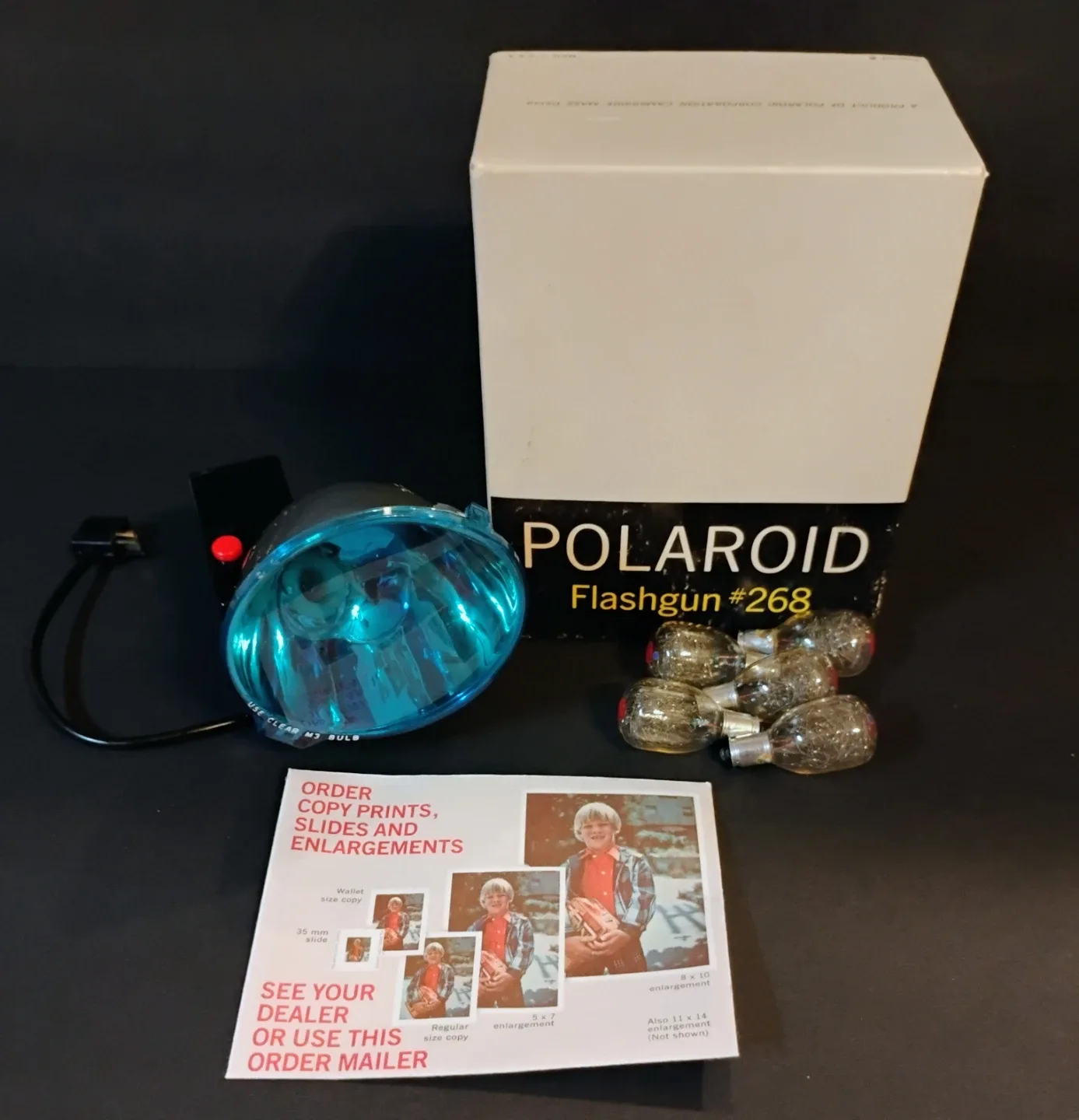 VINTAGE POLAROID MODEL 230 CAMERA WITH MODEL 268 FLASHGUN image indicator(4)