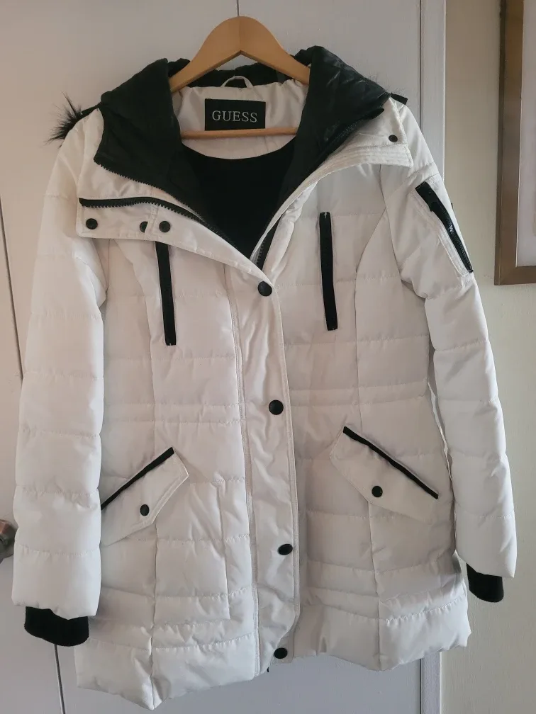 Guess White Winter Jacket - Size L🥕🎯