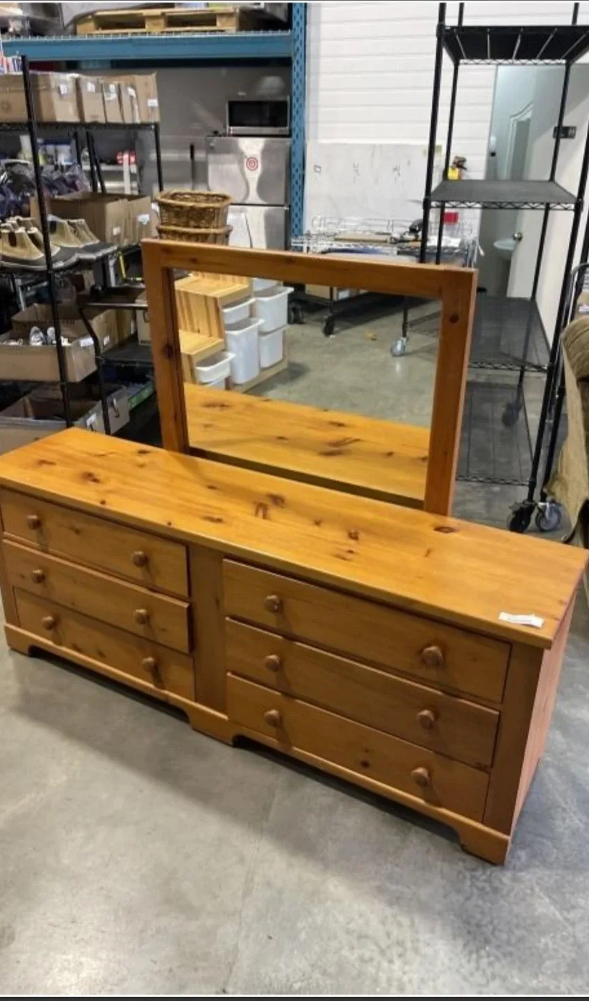 6- DRAWER DRESSER WITH MIRROR