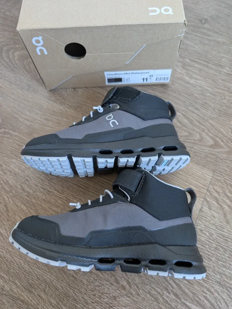 On Cloudhero Mid Waterproof Kids Shoes - Size 11 BRAND NEW image indicator(6)