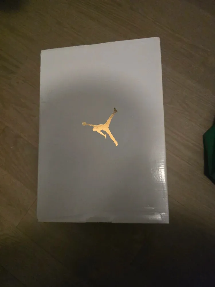 Brand new jordan 1 size10 woman image indicator(3)