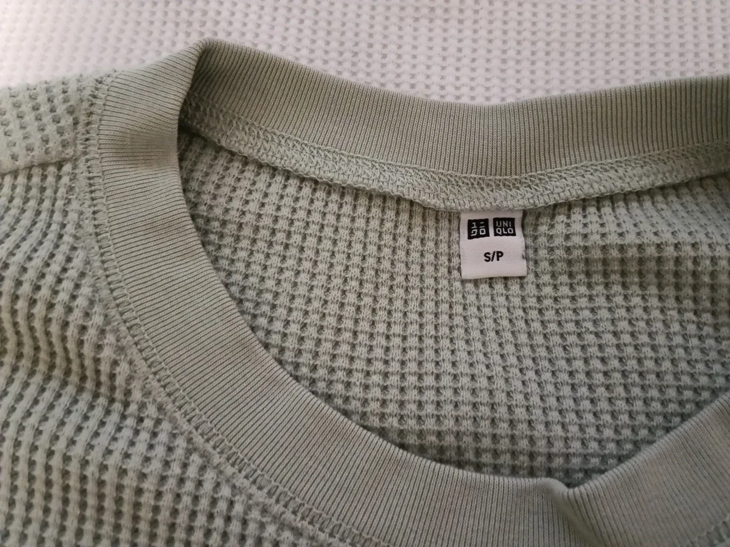 Uniqlo Waffle Long Sleeve Shirt - Size S image indicator(2)