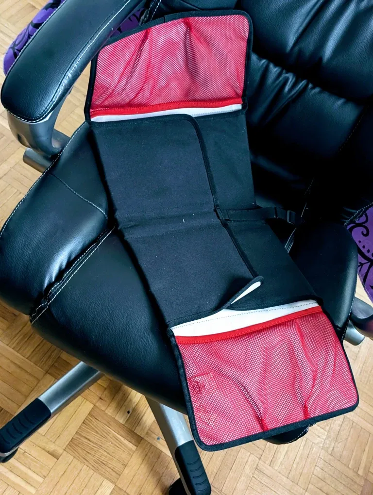 A folding bag with pockets image indicator(4)