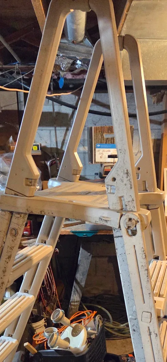 Pool Ladder image indicator(3)