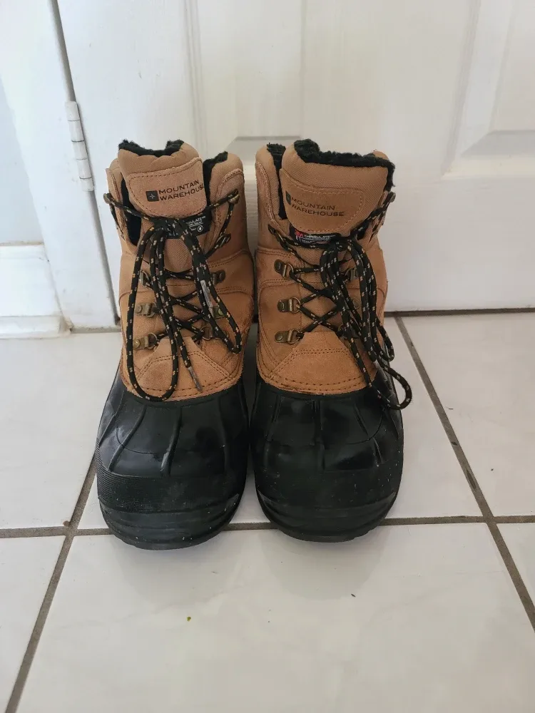 Mountain warehouse Mens Winter boots - Size 11