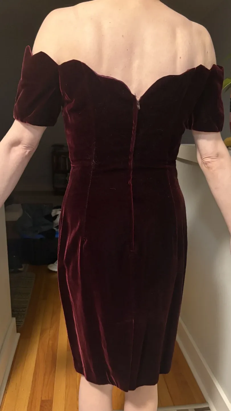 Burgundy Velvet Dress image indicator(2)