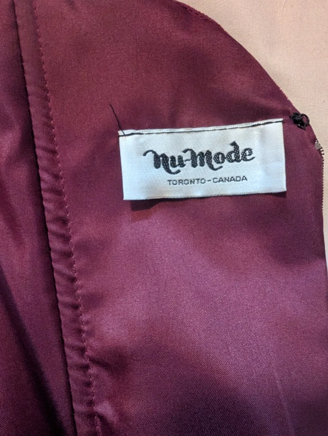 Burgundy Velvet Dress image indicator(4)