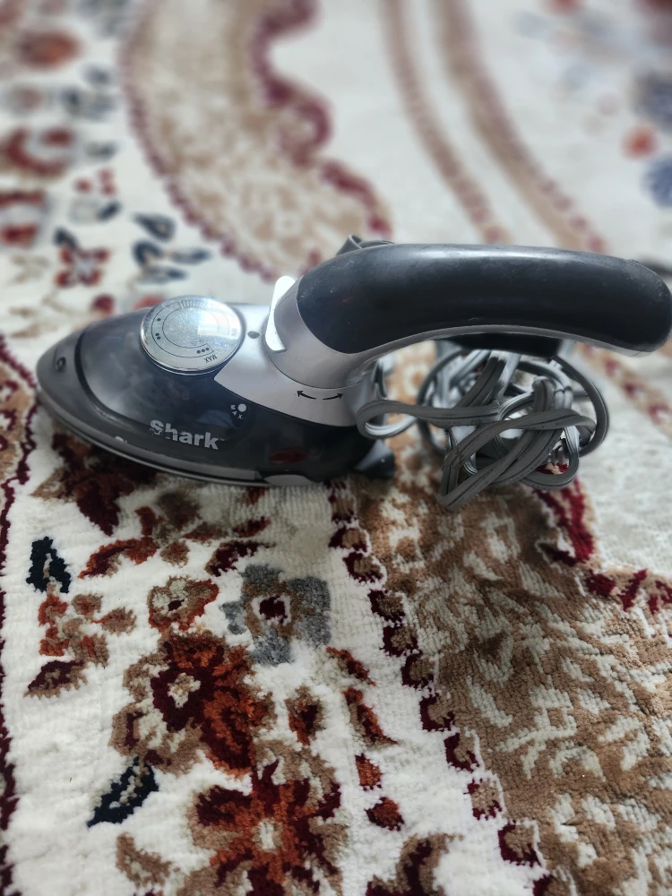 Shark Travel Iron