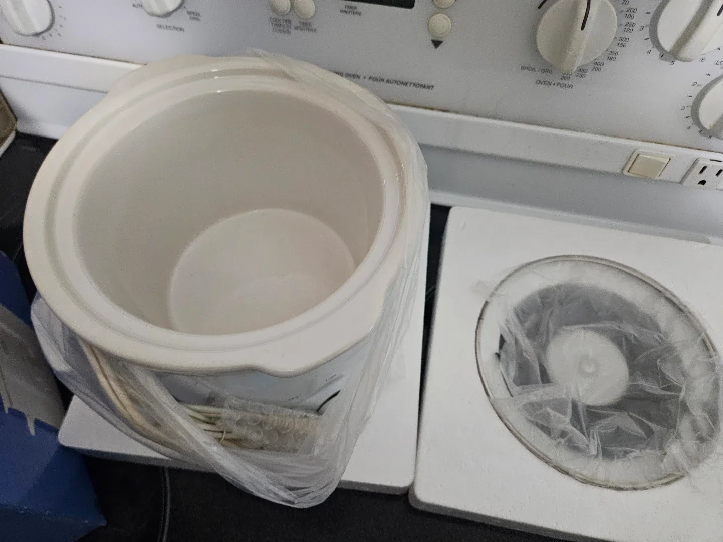 DuraBrand 2qt Slow Cooker - New never used. image indicator(2)