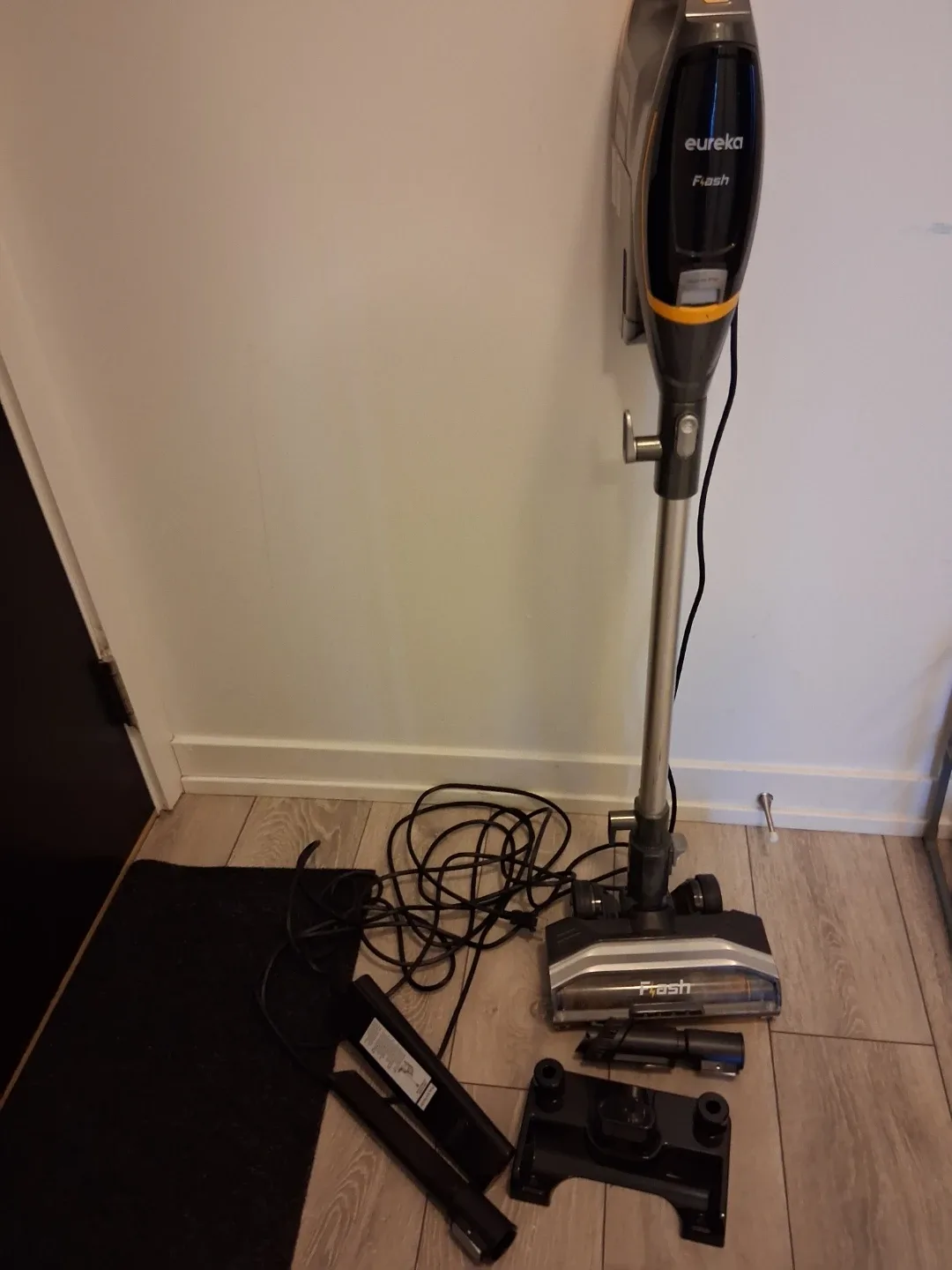 Eureka Flash Cordless Stick Vacuum