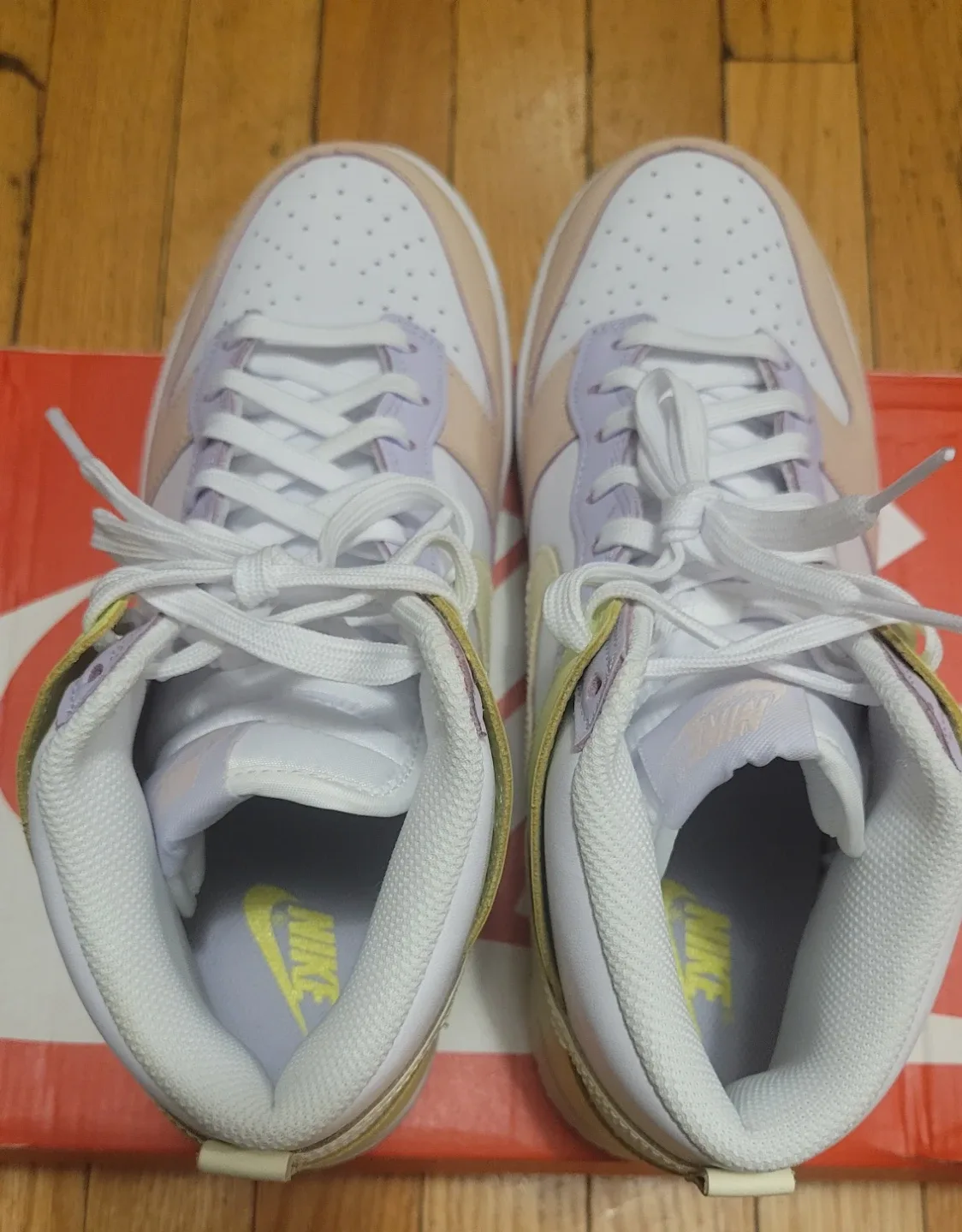 Nike Dunk High size 8.5 men image indicator(2)