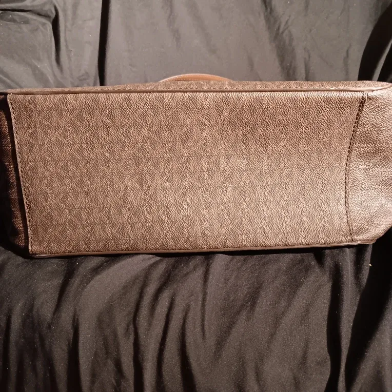 Michael Kors Brown Tote Bag image indicator(4)