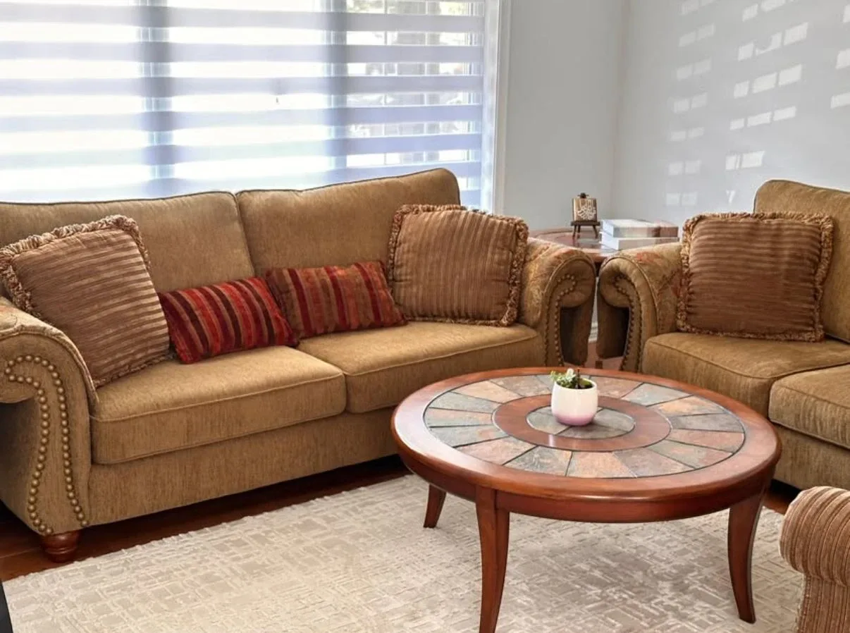Brown Sofa Set with Pillows image indicator(2)