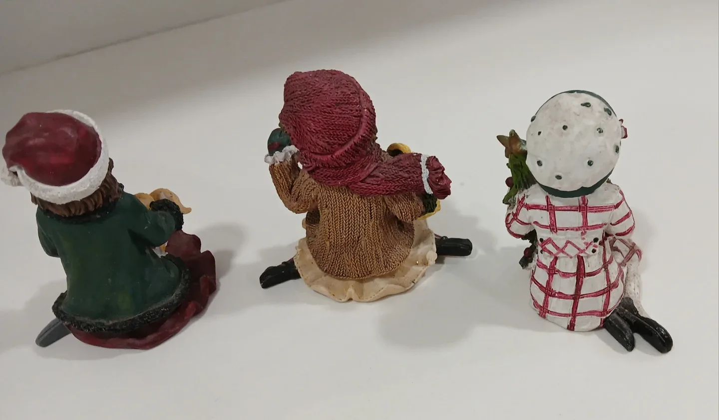 Christmas Figurine Set image indicator(3)