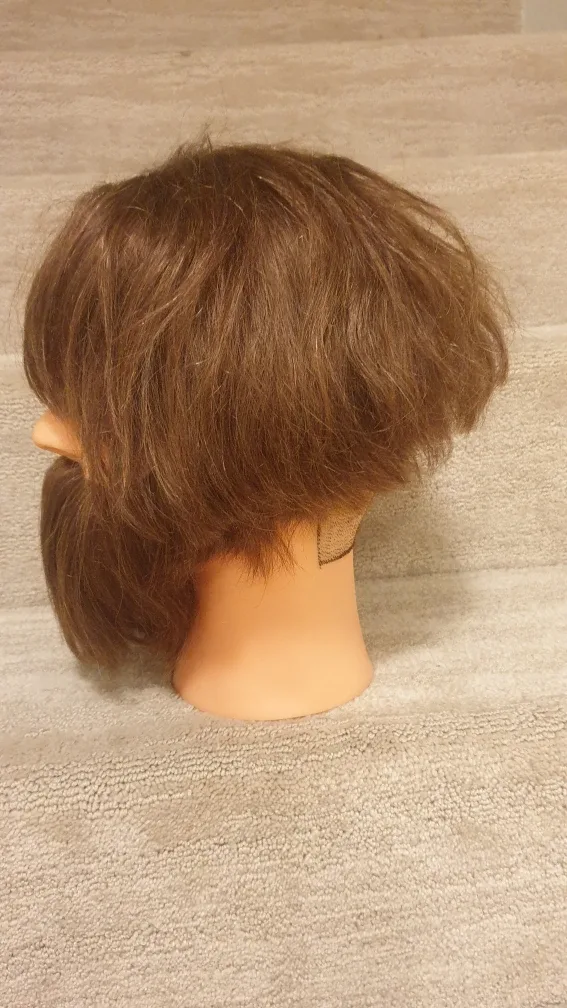 Mannequin Head with Brown Hair image indicator(2)