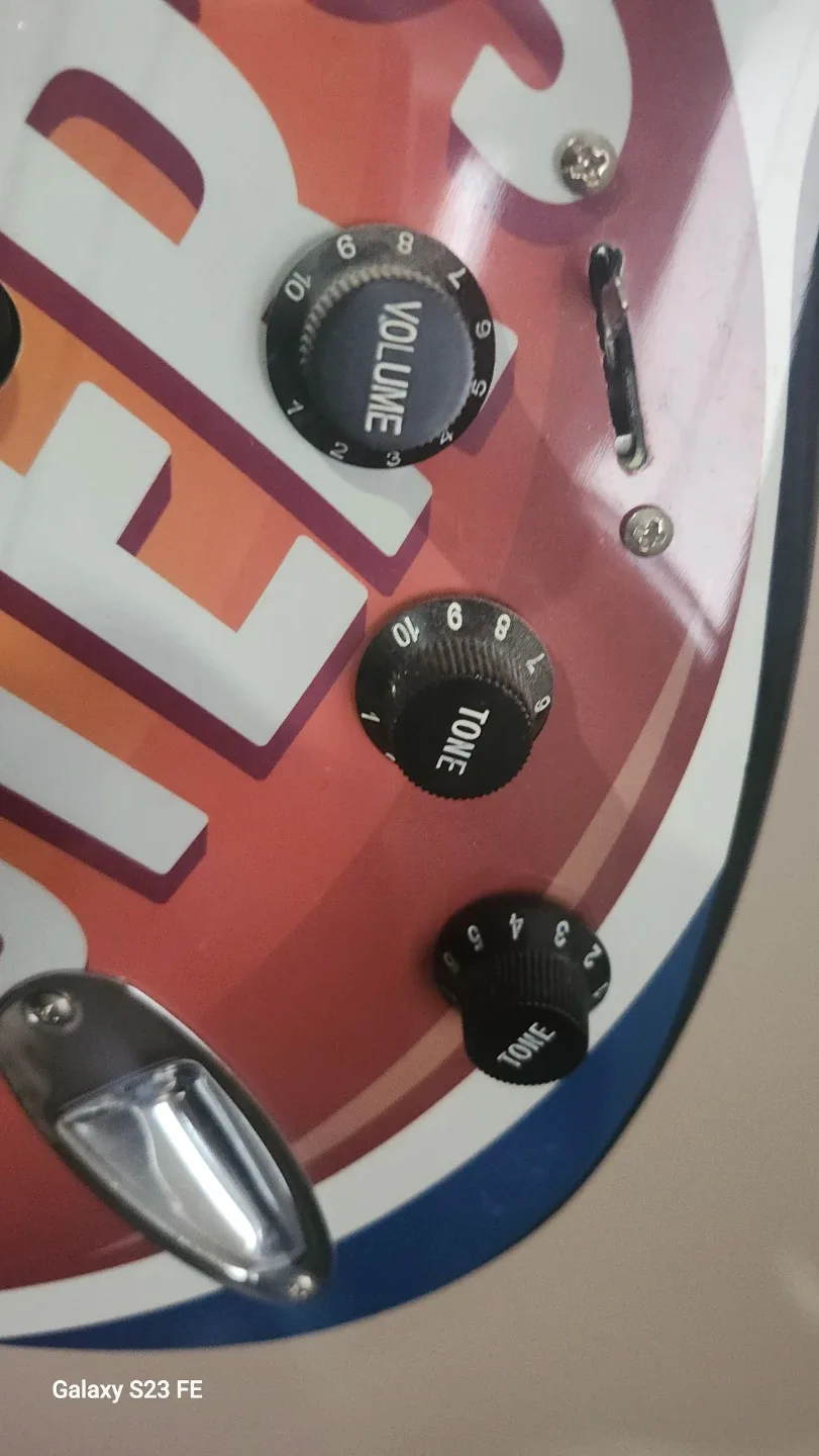 Dave & Buster's Electric Guitar image indicator(3)