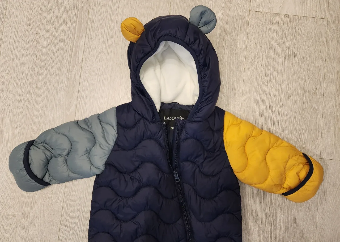 Baby 0-3 Month Snow Suit image indicator(4)