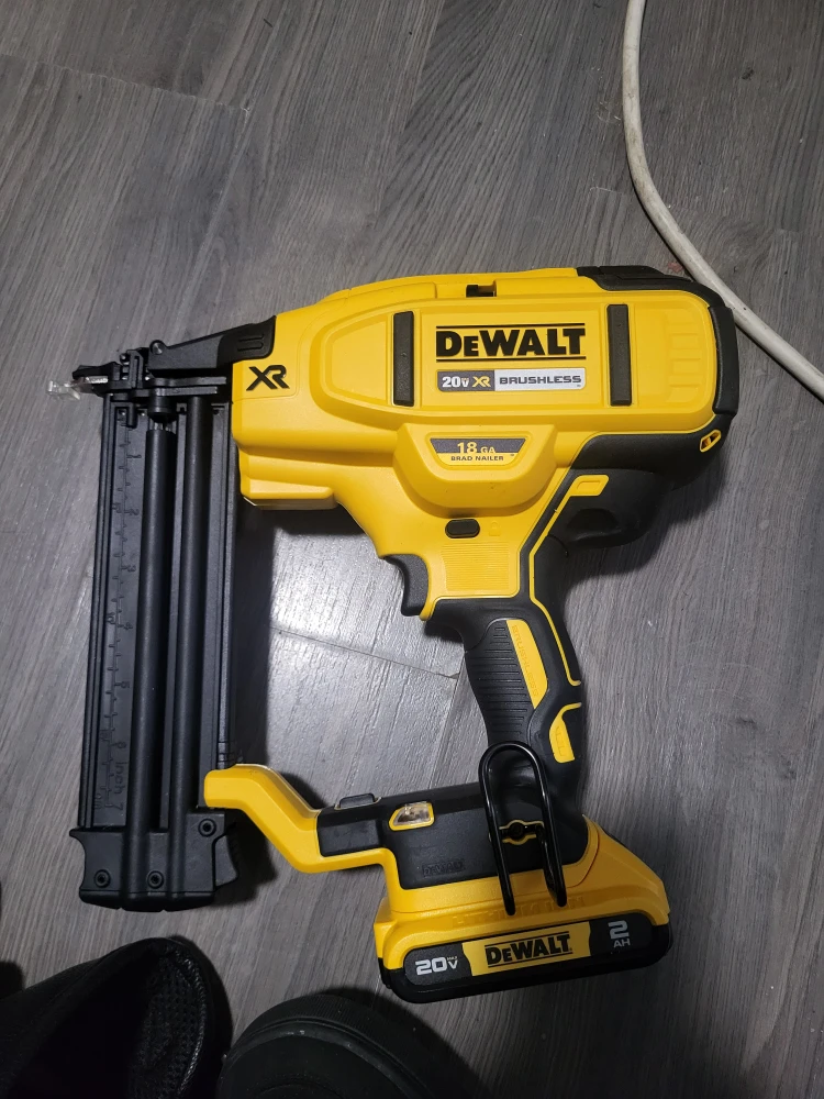 Dewalt 20V XR Brushless 18GA Brad Nailer - photo 3