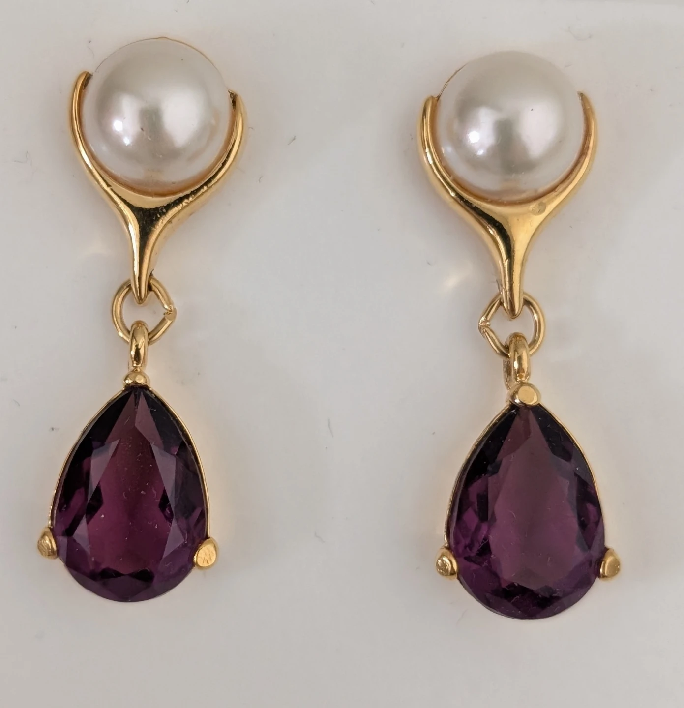 Dangle earrings