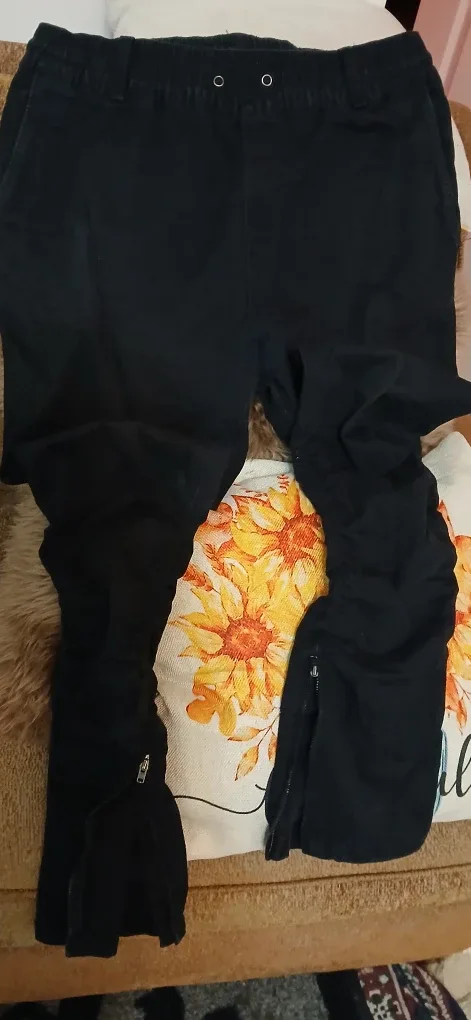 H&M Divided Black Pants - Size 32 image indicator(5)