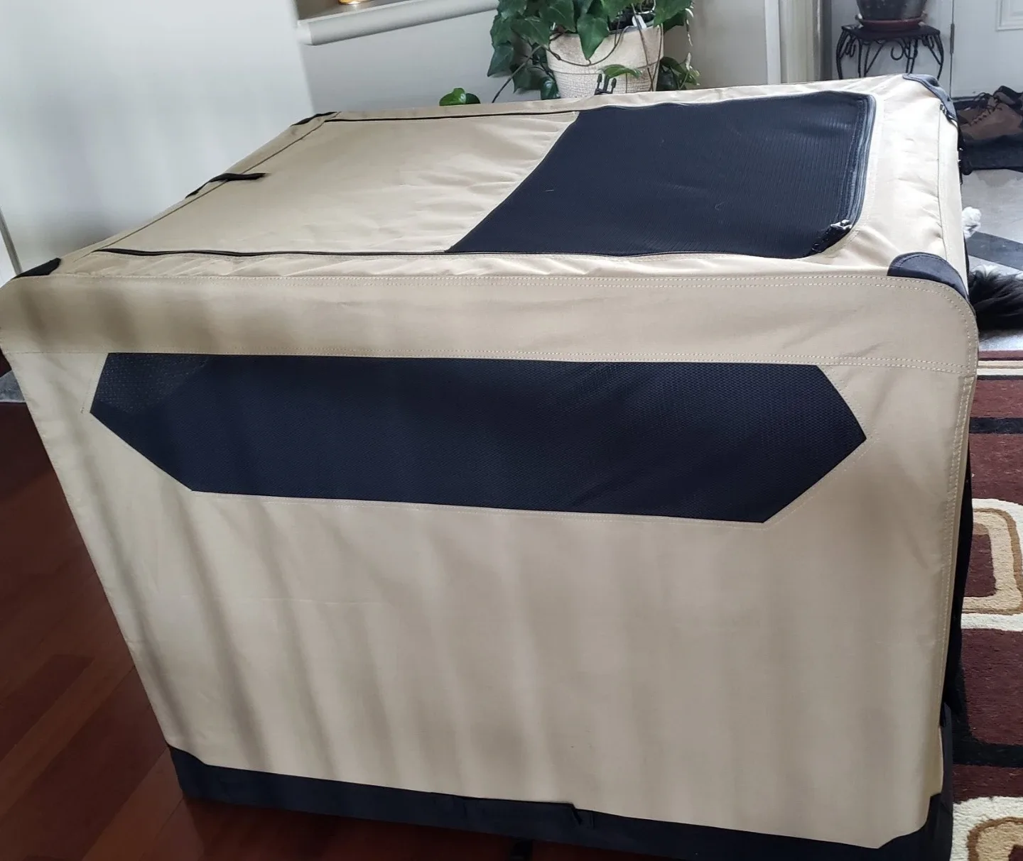 Amazon Basics Portable  Pet Kennel 42 in.New never used image indicator(2)