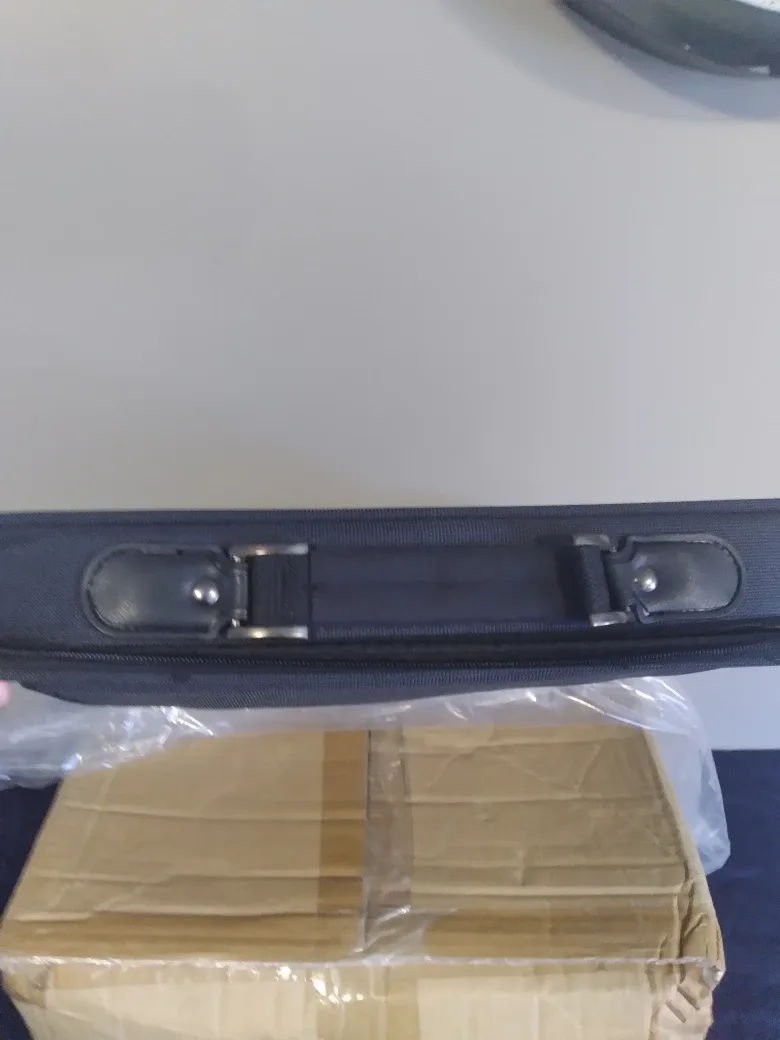 Case of laptop bags image indicator(3)