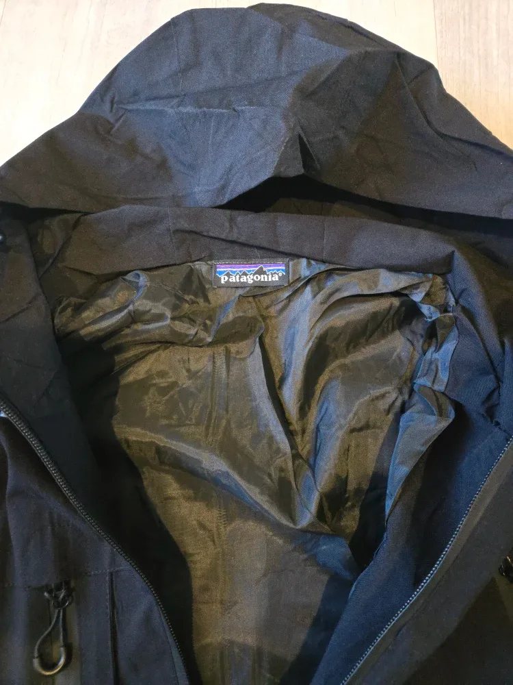 Patagonia Men’s Lightweight Jacket – XL (Black) image indicator(4)