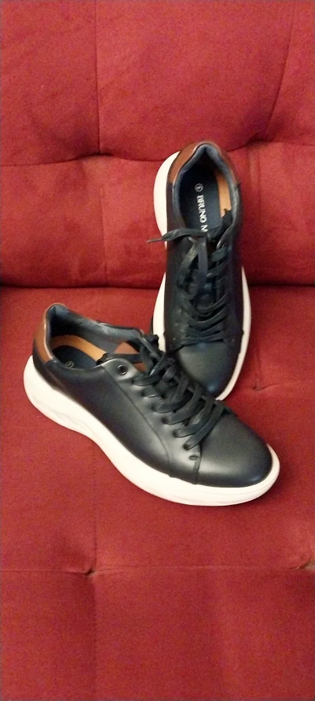 Men's leather sneakers