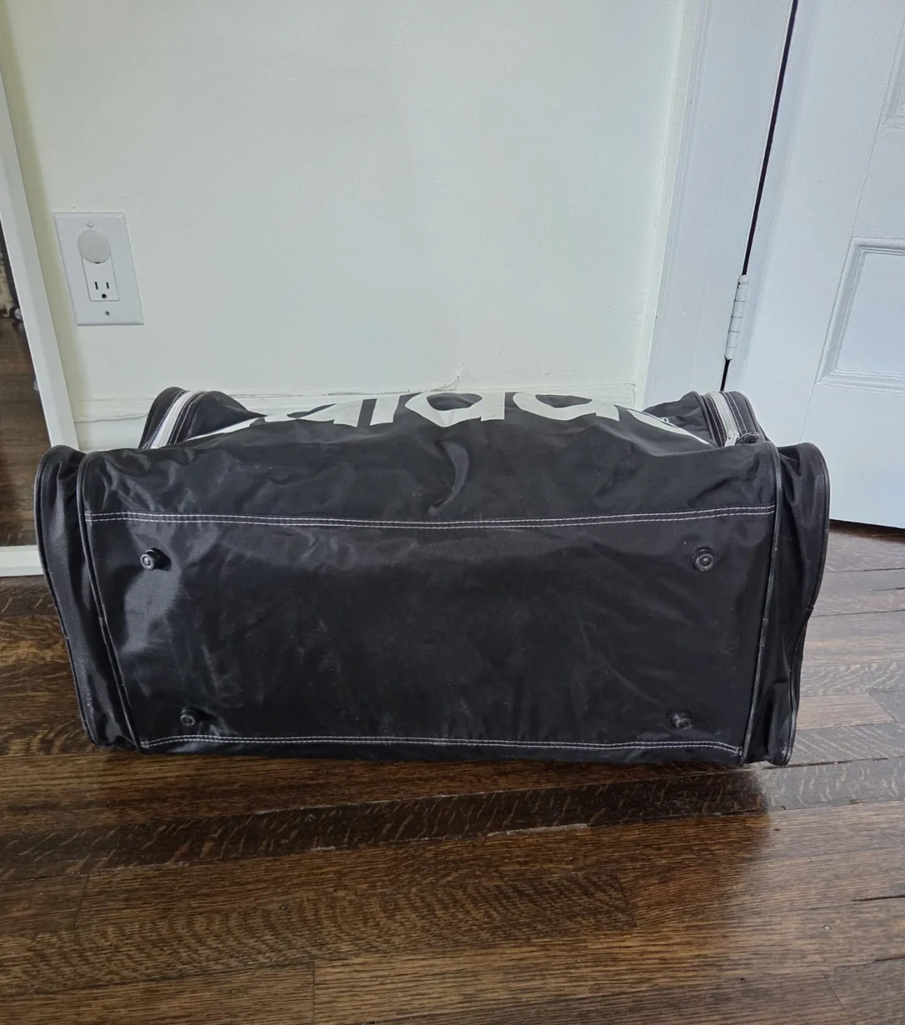 Adidas Duffle Gym Bag image indicator(4)