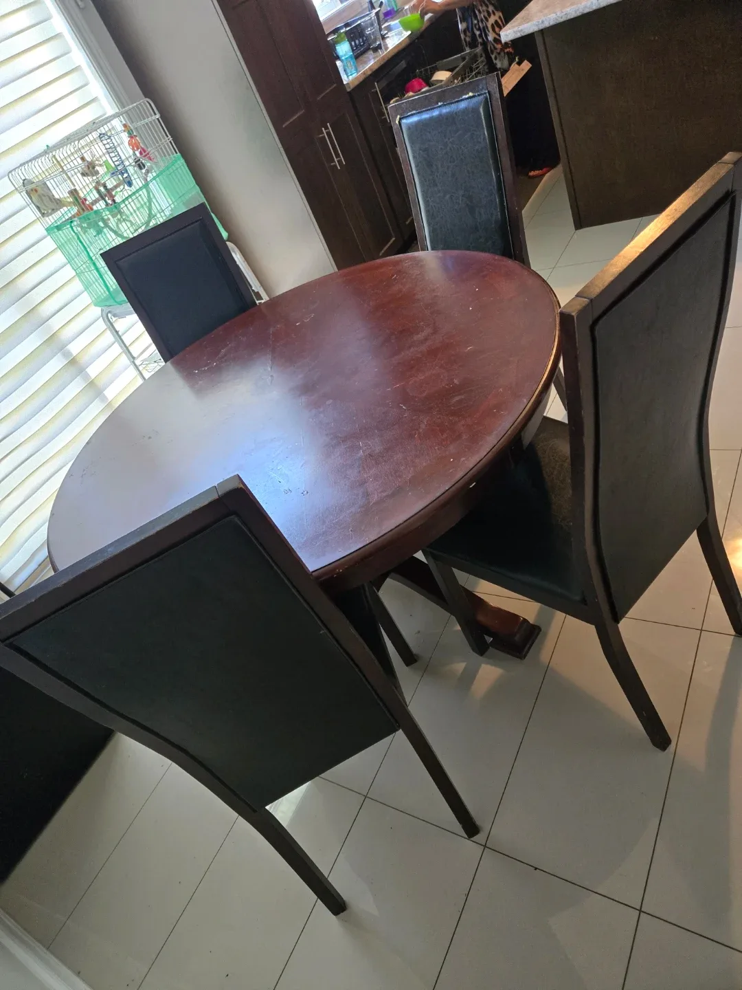 Round Wooden Dining/Kitchen Table with 4 Chairs image indicator(4)